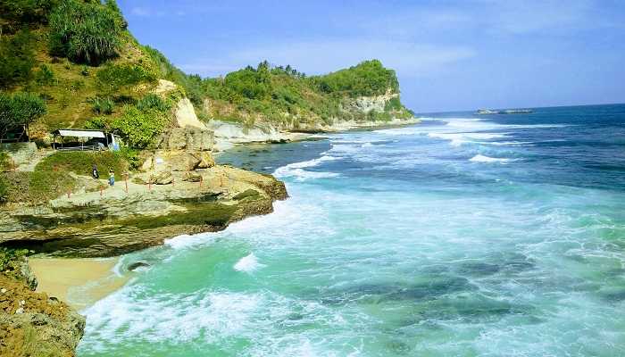 Wisata Pantai Di Pacitan Paling Indah Layaknya Pulau Bali